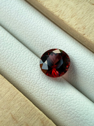 1.75ct Natural Ceylon Garnet – Round Cut, Unheated