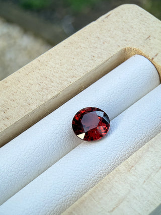 1.70ct Natural Ceylon Garnet – Round Cut – Eye Clean