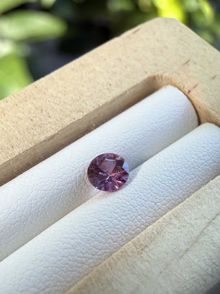 0.80 Carat Ceylon Pink Sapphire – Round Brilliant Cut